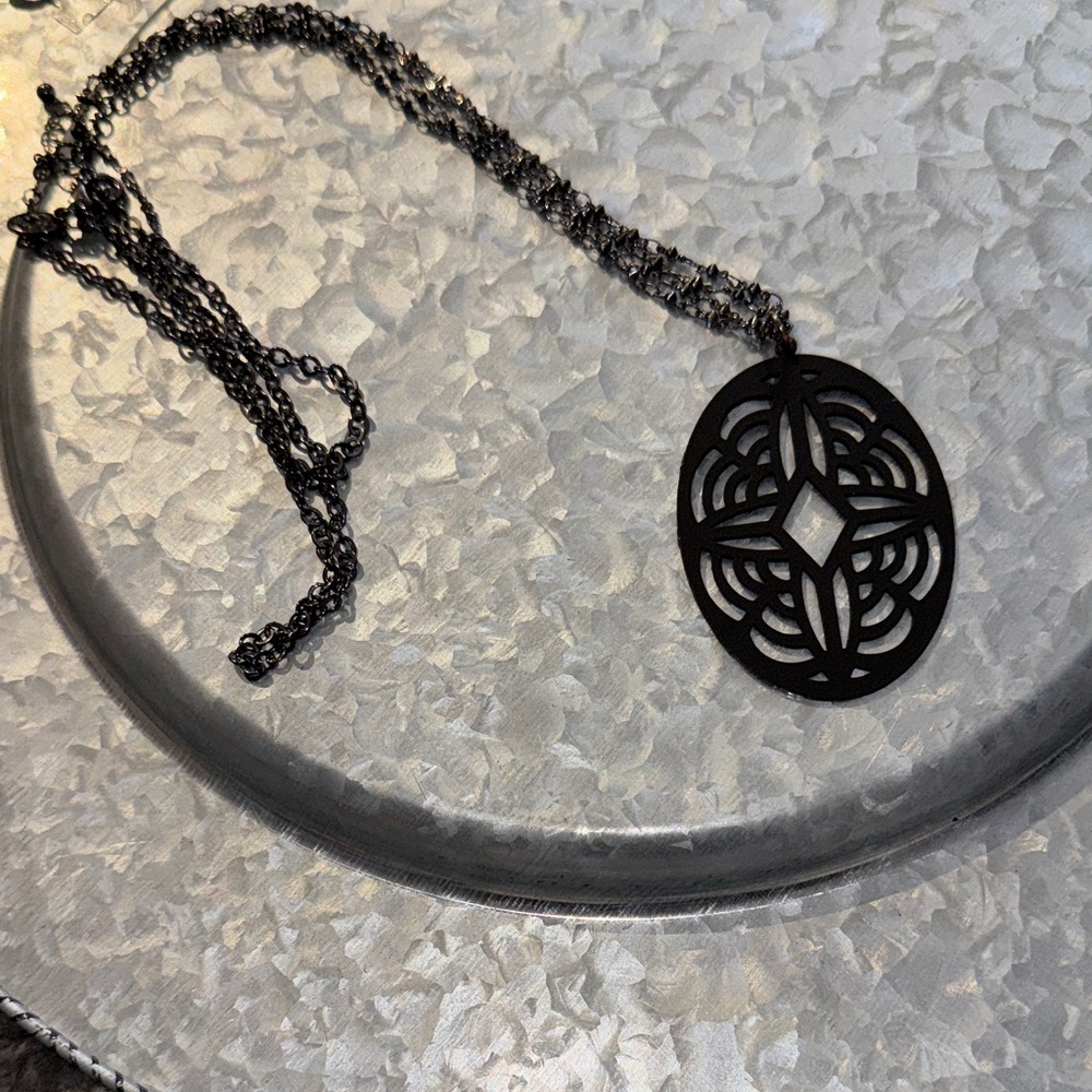 Elegant Black Pendant Necklace
